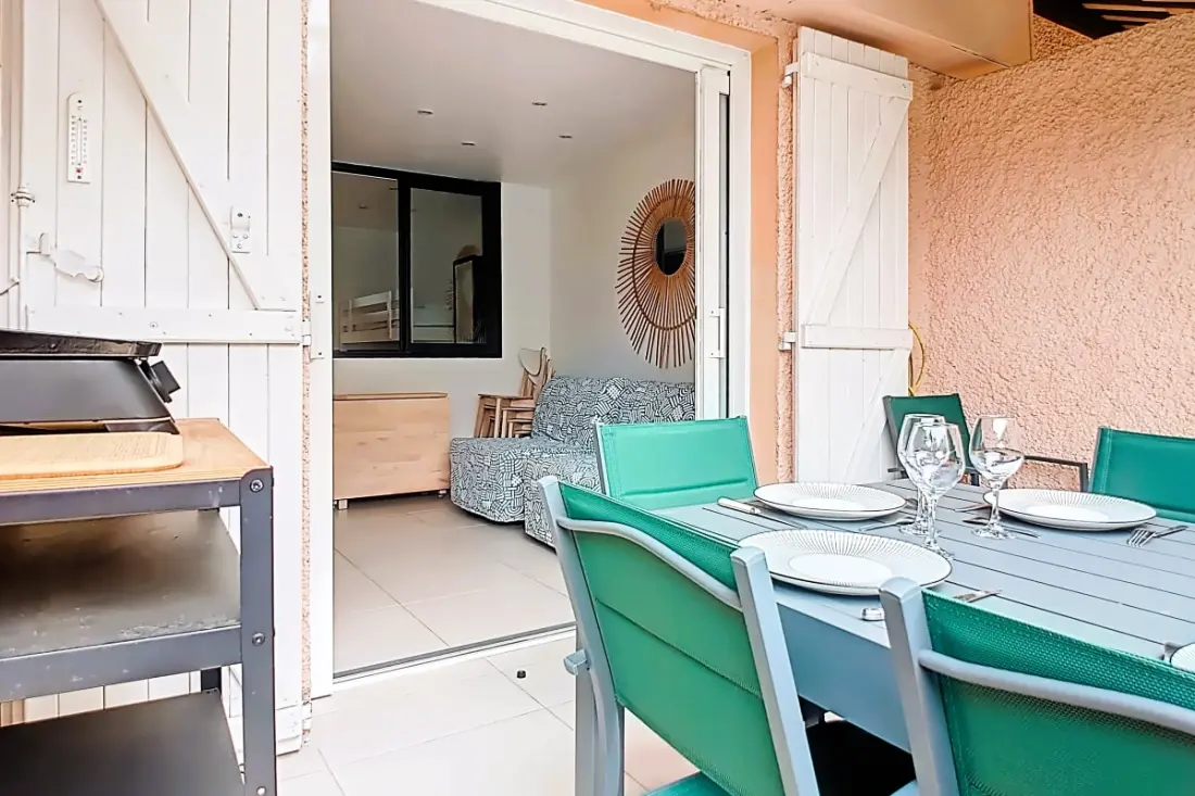 Apartment With Terrace Near De La Mer