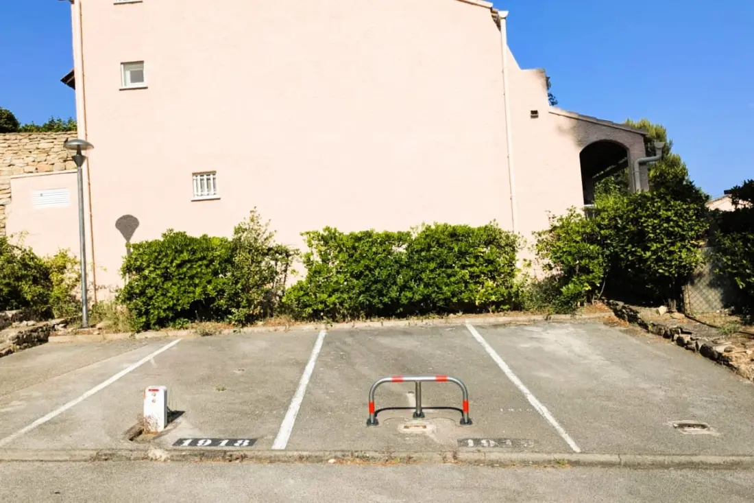 Apartment With Terrace Near De La Mer