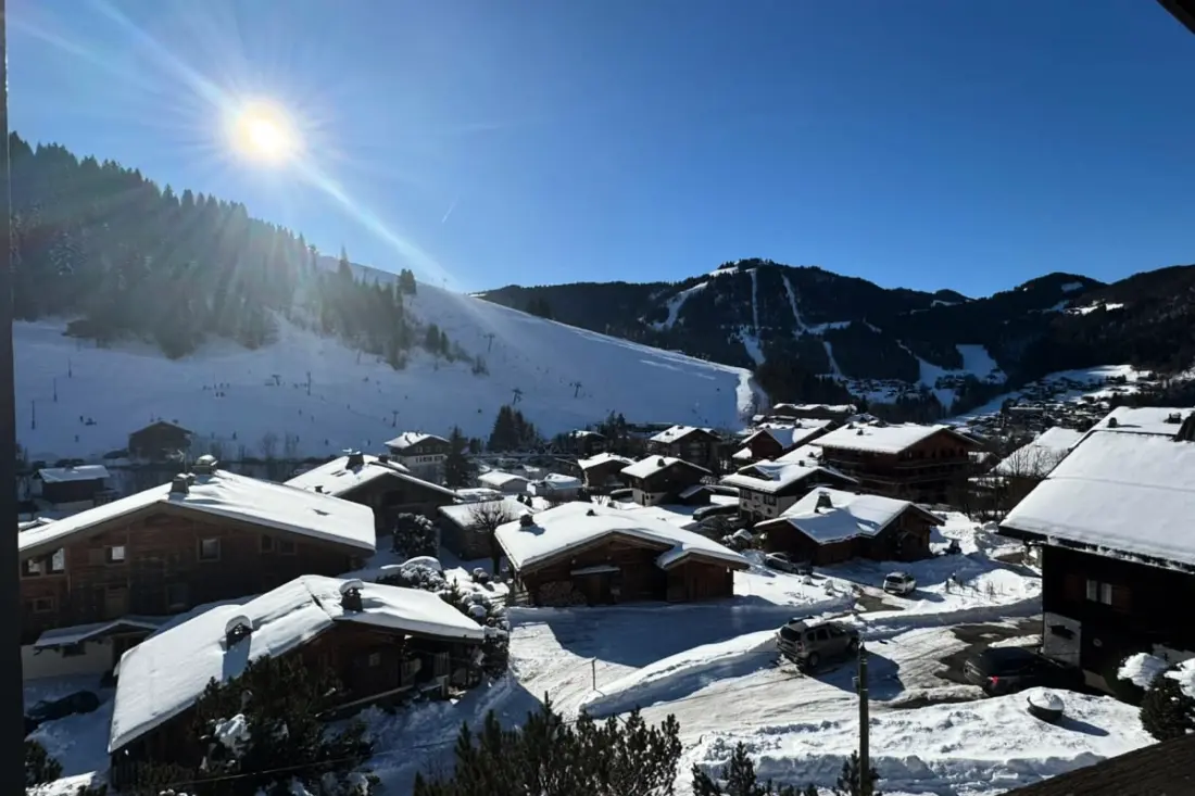 Apartman Balcony Facing Ski Trails