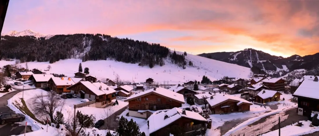 Apartman Balcony Facing Ski Trails