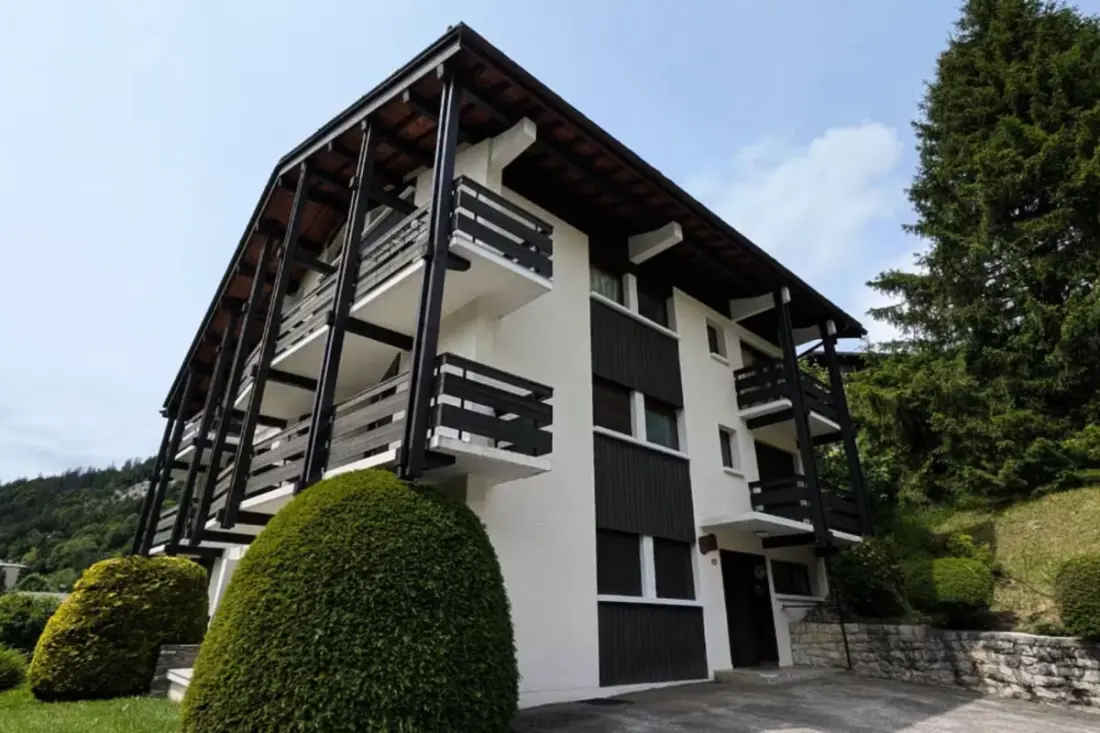 Apartman Balcony Facing Ski Trails