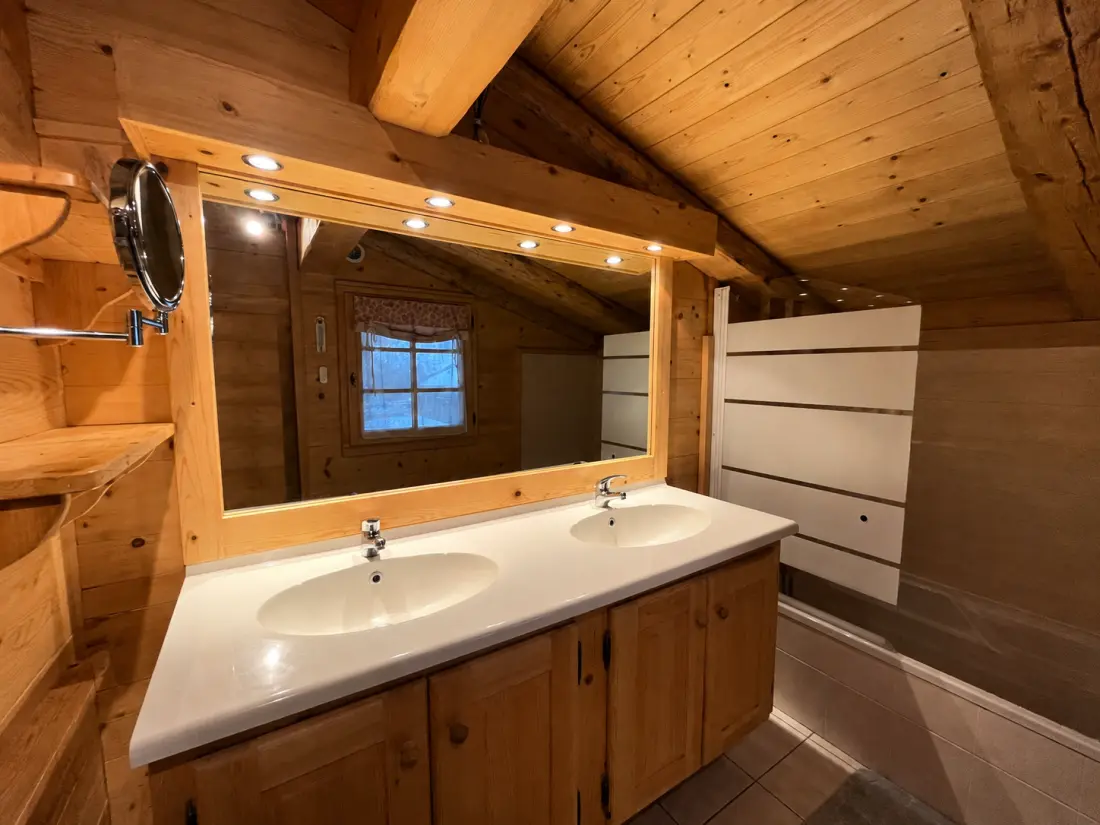 Chouan Residence