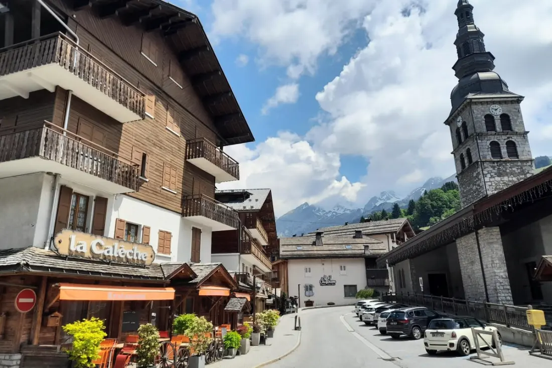 La Clusaz szíve, All at Foot