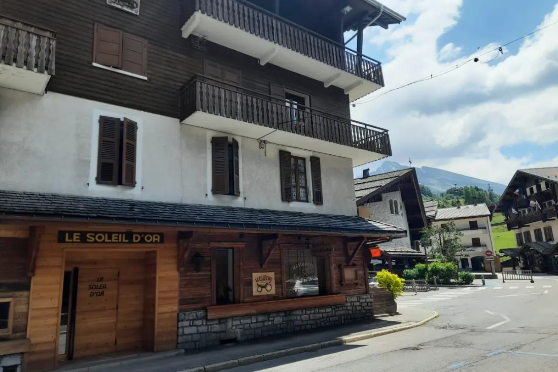 La Clusaz szíve, All at Foot