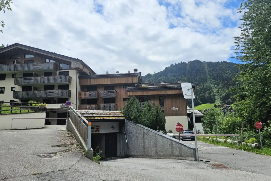 Studio Center Village közvetlen hozzáféréssel a pályákhoz