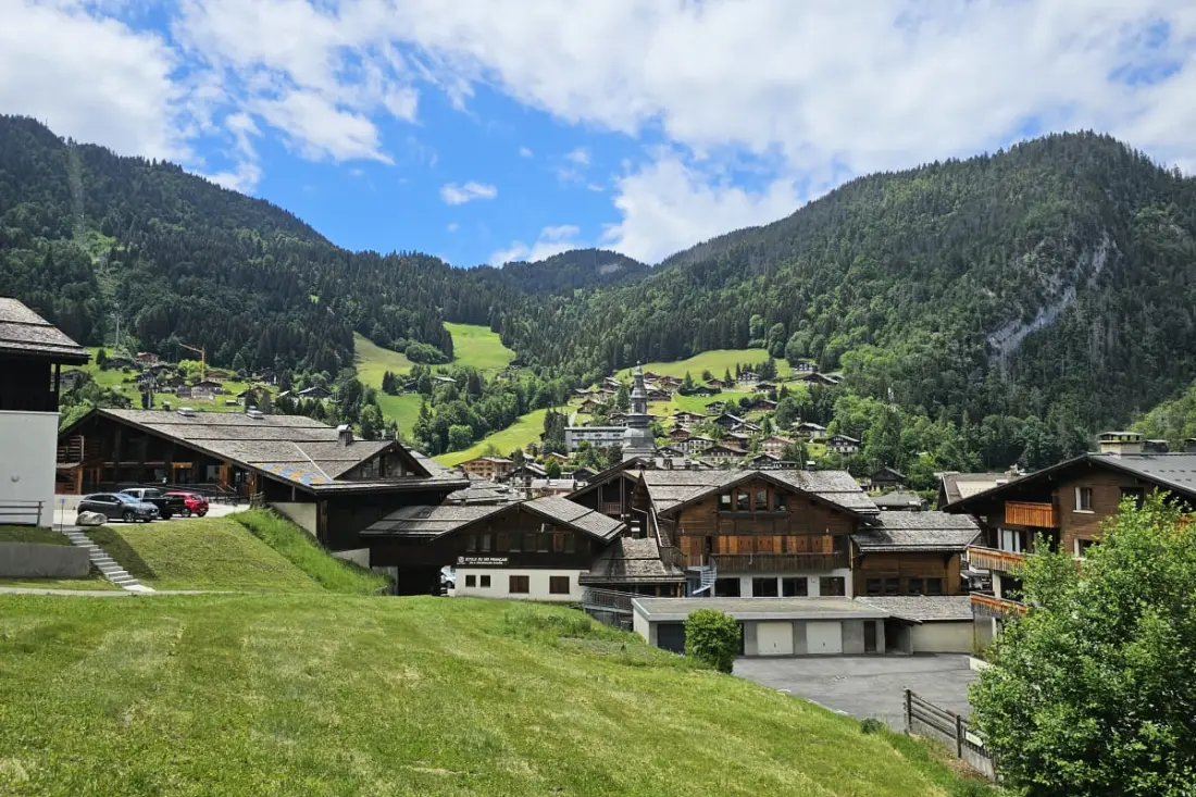 Studio Center Village közvetlen hozzáféréssel a pályákhoz