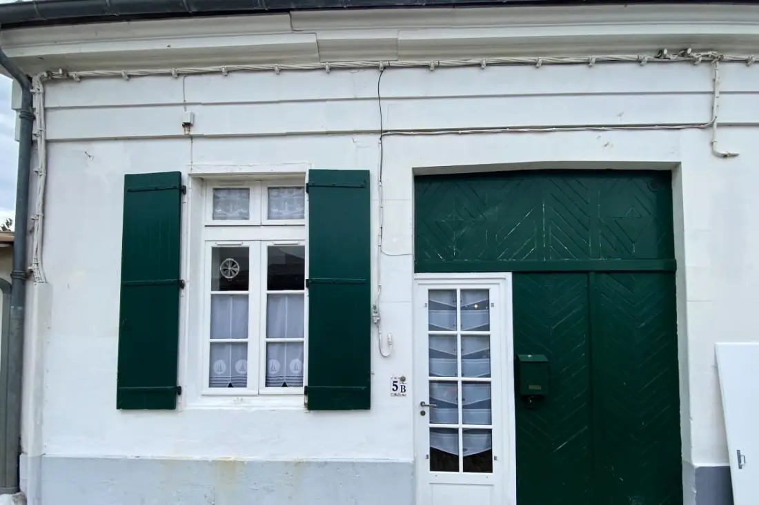 Gyönyörű ház kerttel a tenger közelében