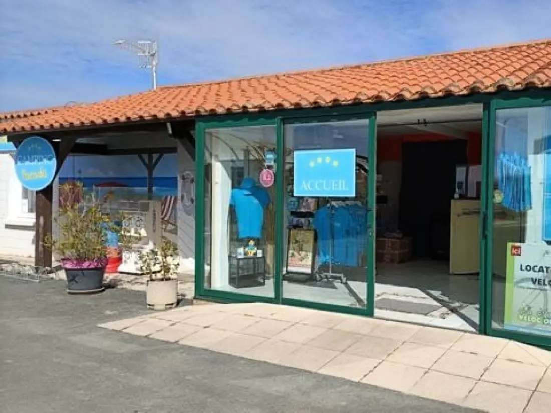 Camping Paradis - Le Grand R4 Sterne★★★★