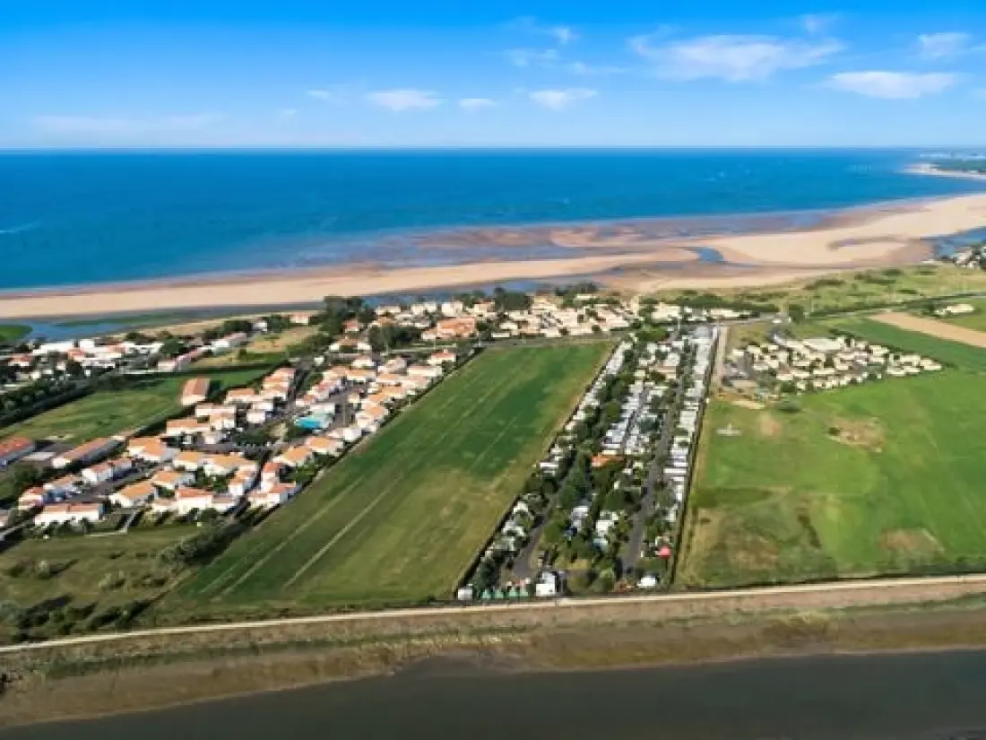 Camping Paradis - Le Grand R4 Sterne★★★★