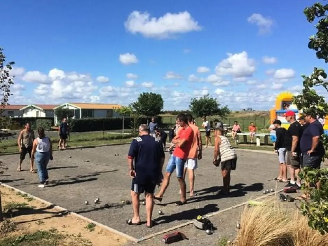 Camping Paradis - Le Grand R4 Sterne★★★★