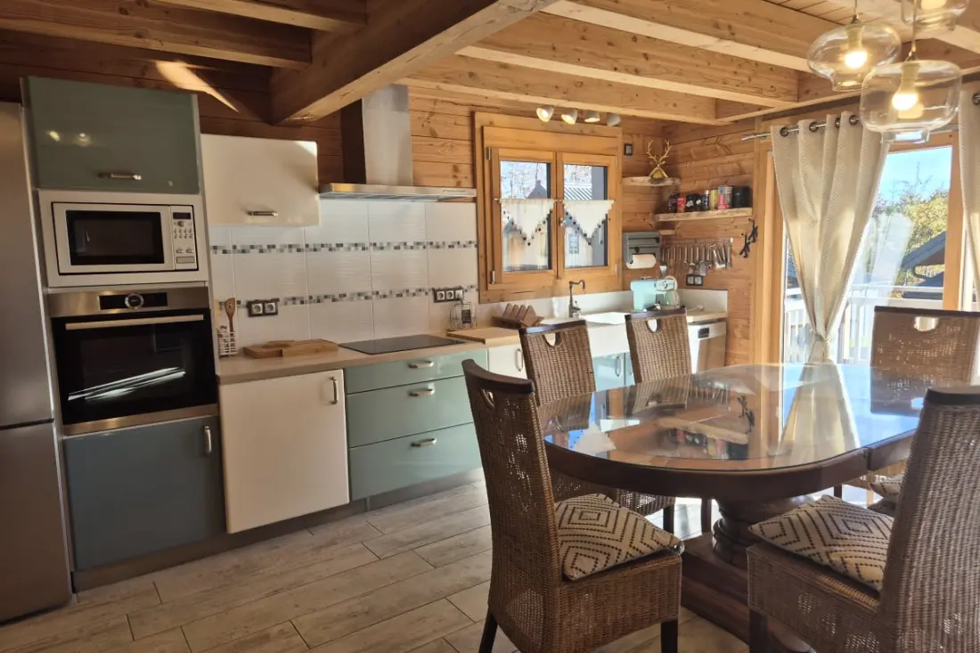 Kivételes Chalet a La Féclazban – 4 hálószoba, 10 alvó