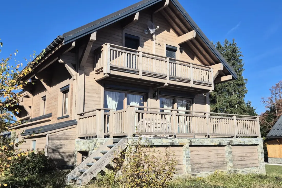 Kivételes Chalet a La Féclazban – 4 hálószoba, 10 alvó
