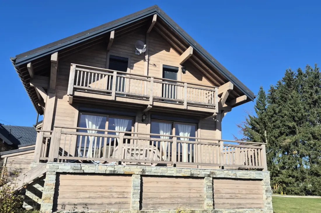 Kivételes Chalet a La Féclazban – 4 hálószoba, 10 alvó