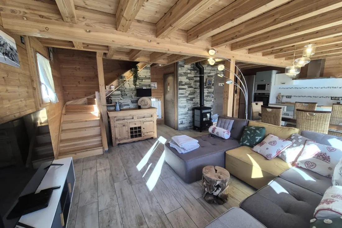 Kivételes Chalet a La Féclazban – 4 hálószoba, 10 alvó