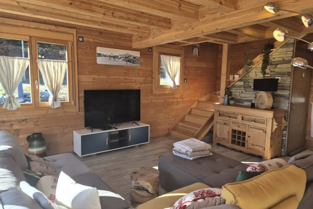 Kivételes Chalet a La Féclazban – 4 hálószoba, 10 alvó