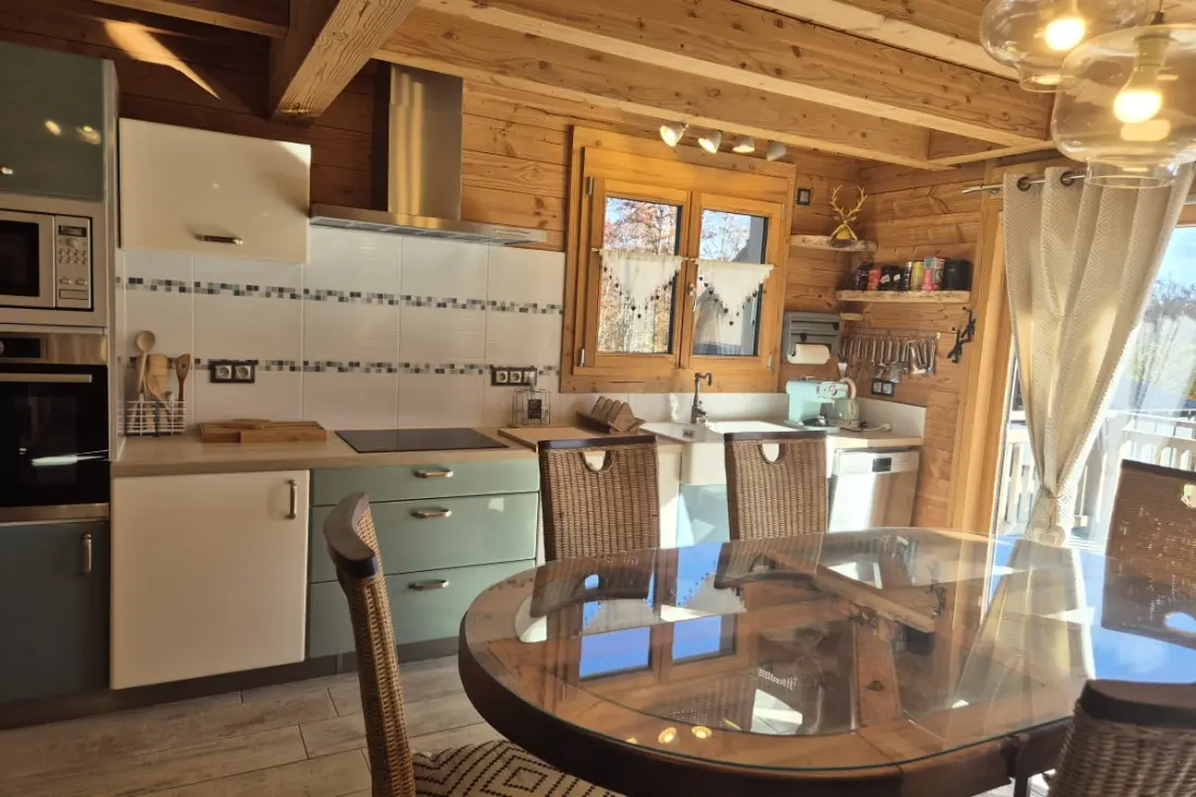 Kivételes Chalet a La Féclazban – 4 hálószoba, 10 alvó