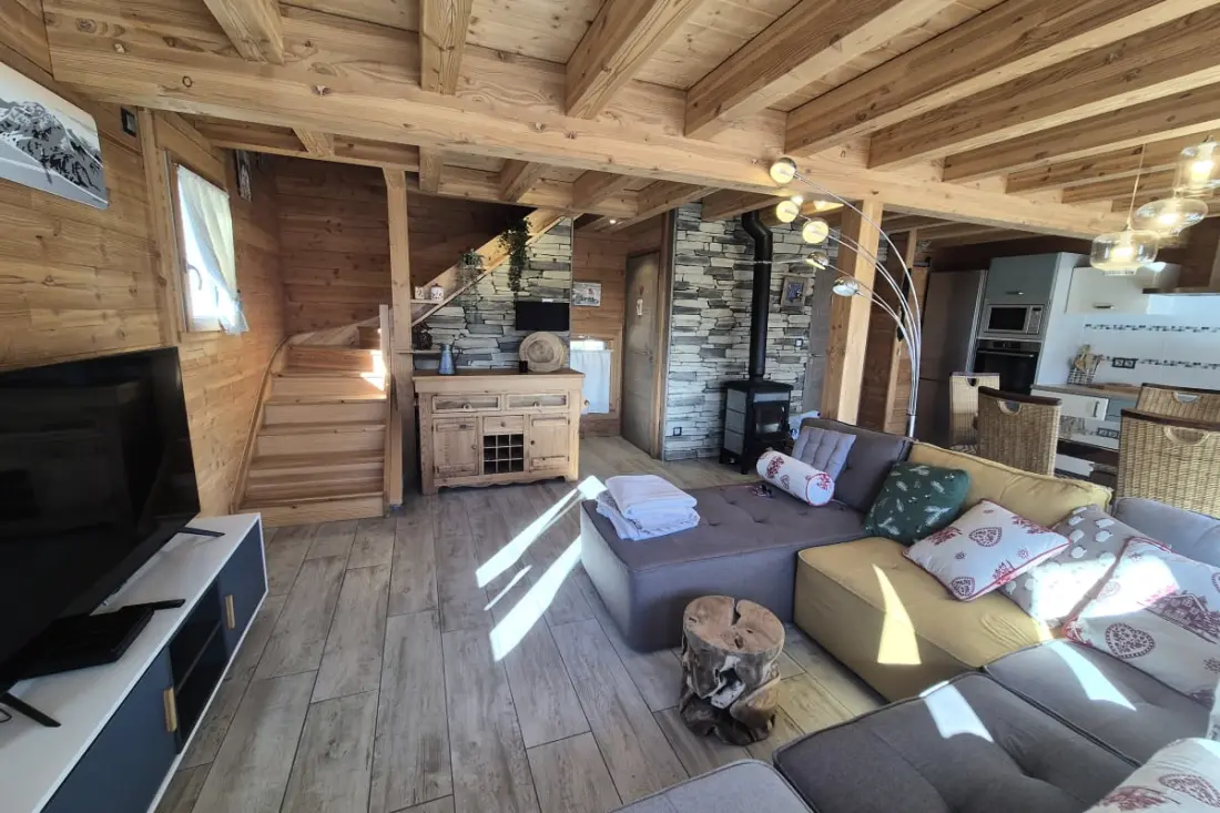 Kivételes Chalet a La Féclazban – 4 hálószoba, 10 alvó