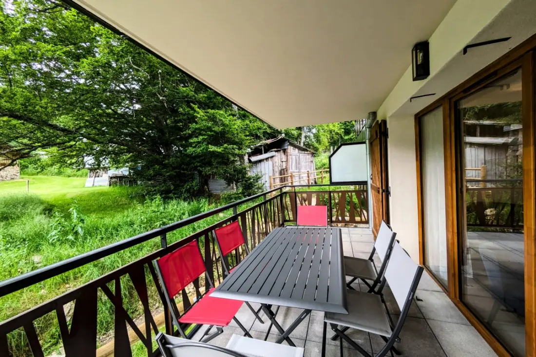 dalszöveg: Ski In Ski Out Stay With Terrace