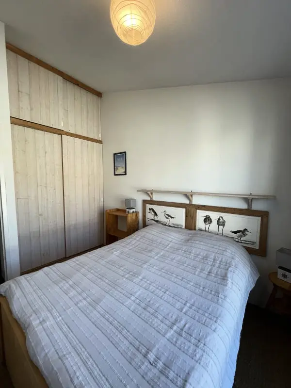 Sehr schönes Nest mit Terrasse im Dorf