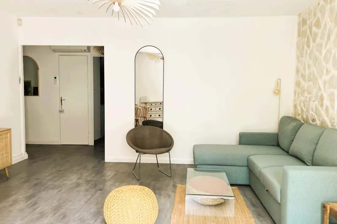 Apartment with Garden in La Garde