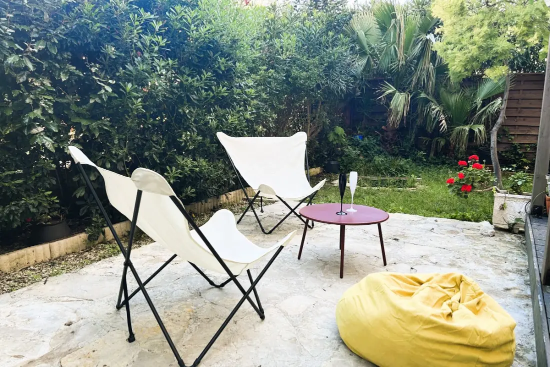 Apartment with Garden in La Garde