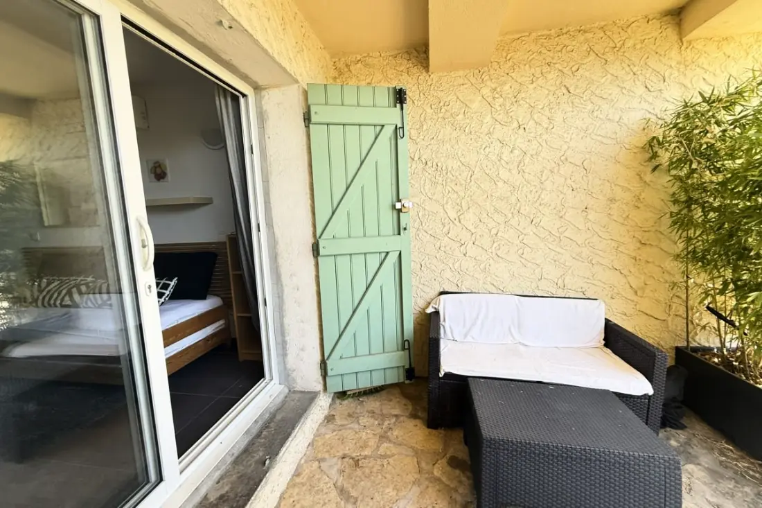 Studio Air-Conditioned With Terrace Calm - La Garde