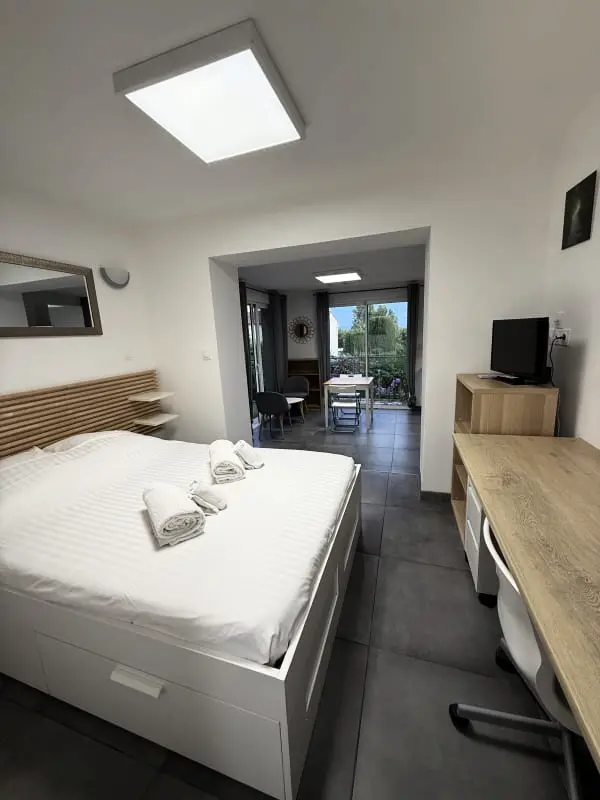 Studio Cosy In Villa, Air-Conditioned, Terrace - The Guard