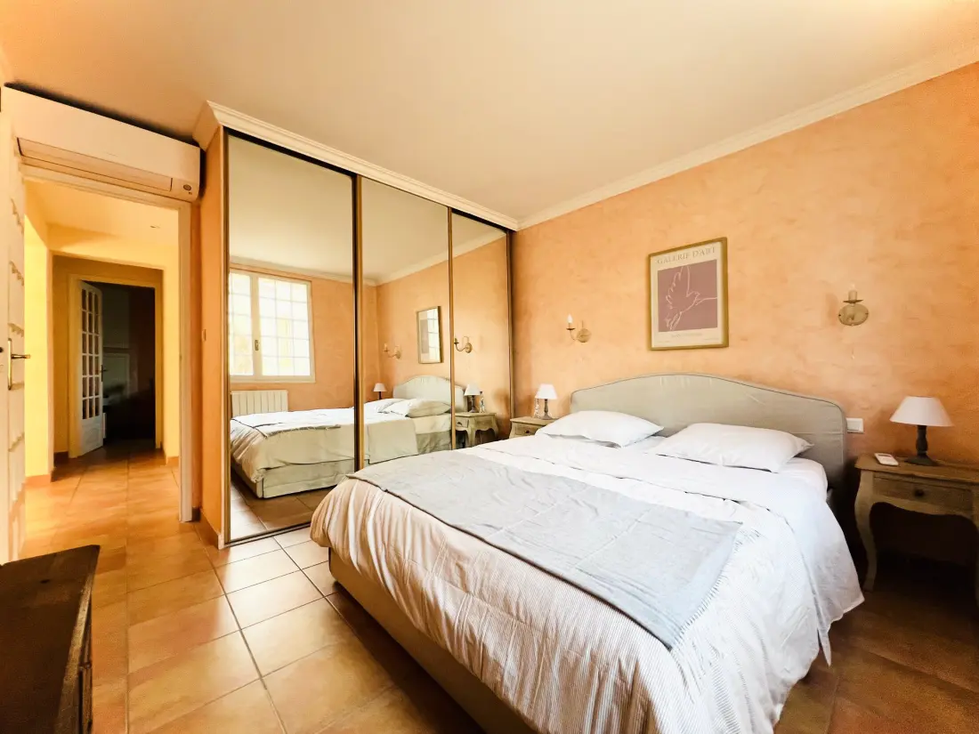 Napraforgó villa