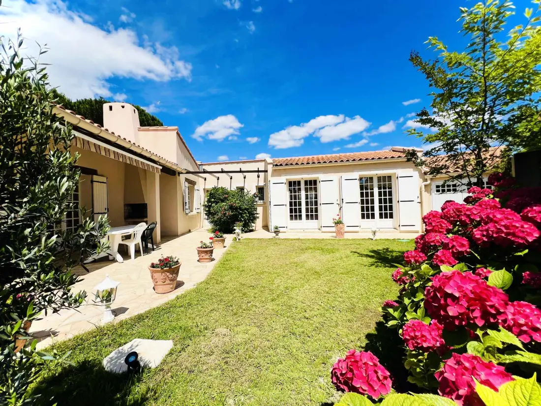 Napraforgó villa