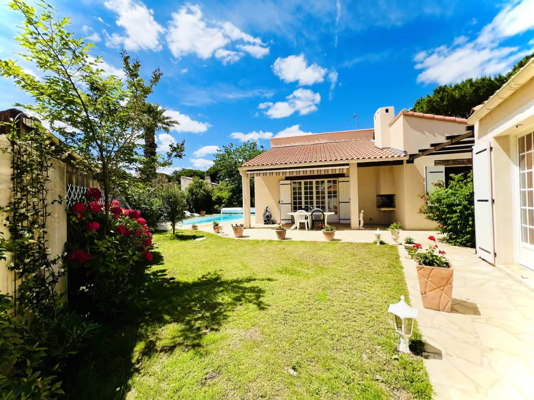 Napraforgó villa