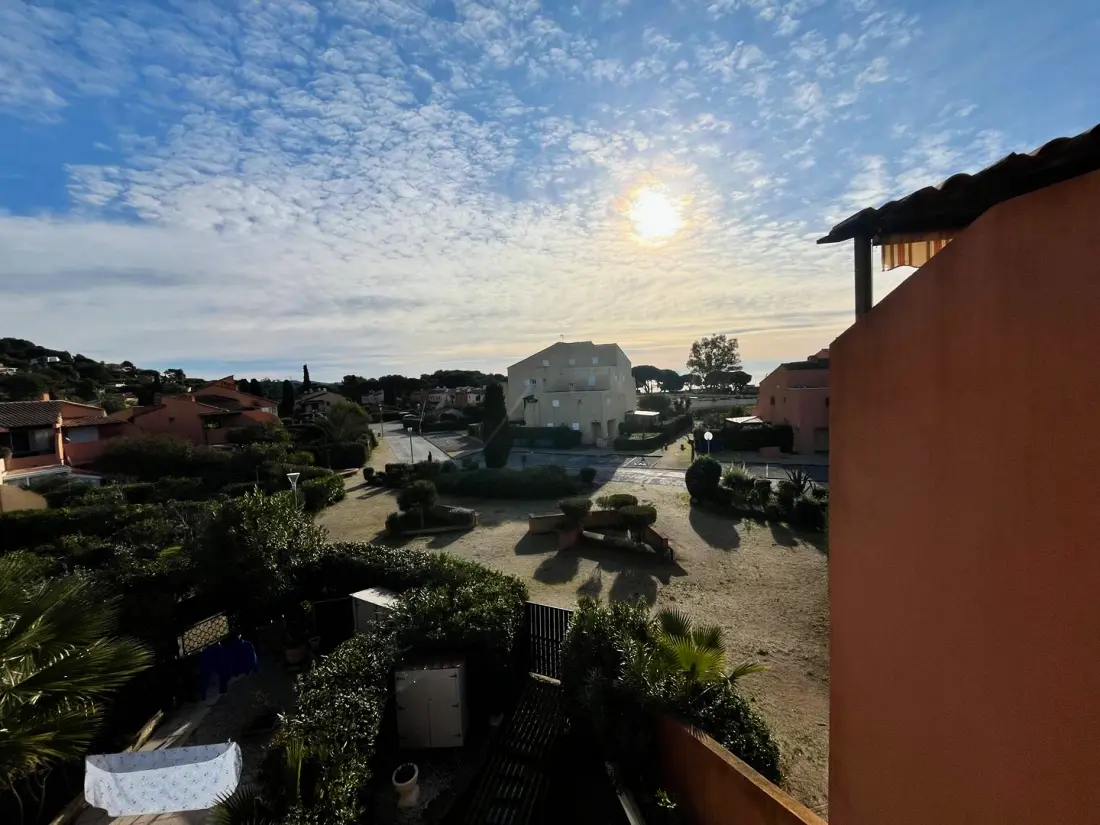 Athena Oreade Residence
