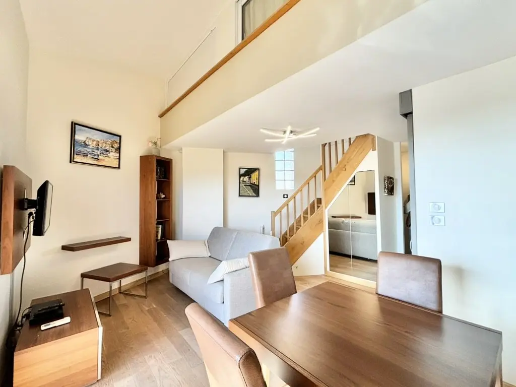 Athena Oreade Residence
