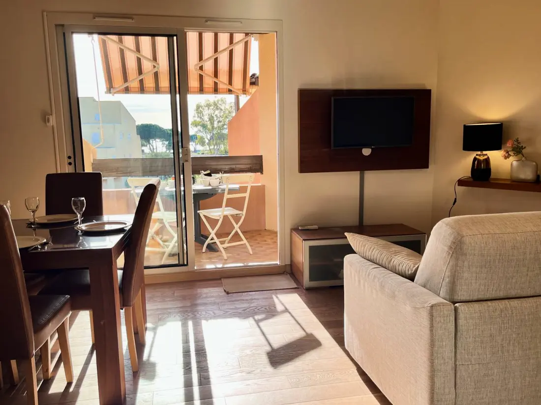 Athena Oreade Residence