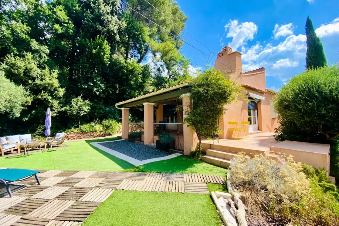 Villa Verdoyante - Charme Provençal, Jardin Arboré és Piscine à La Motte