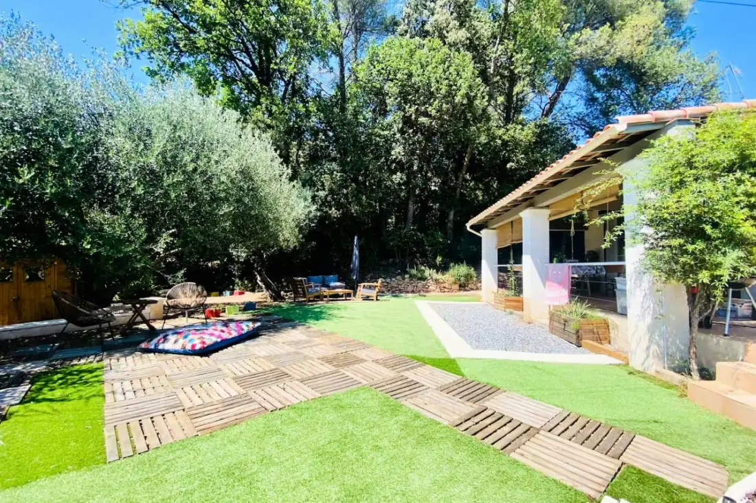 Villa Verdoyante - Charme Provençal, Jardin Arboré és Piscine à La Motte
