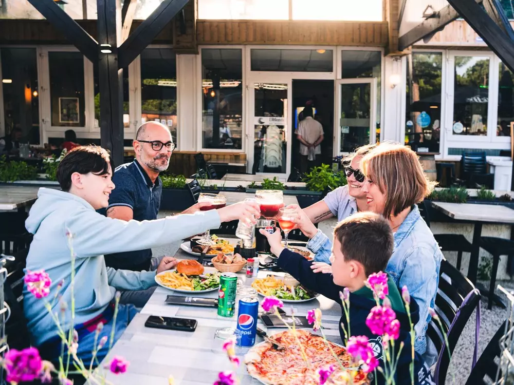 Camping Bonne dalszöveg: Anse Plage - Funpass nem nyújtott - by Ocean Mobilhomes Útvonalterv