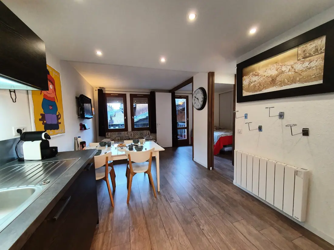 Le Trompe Residence Eye