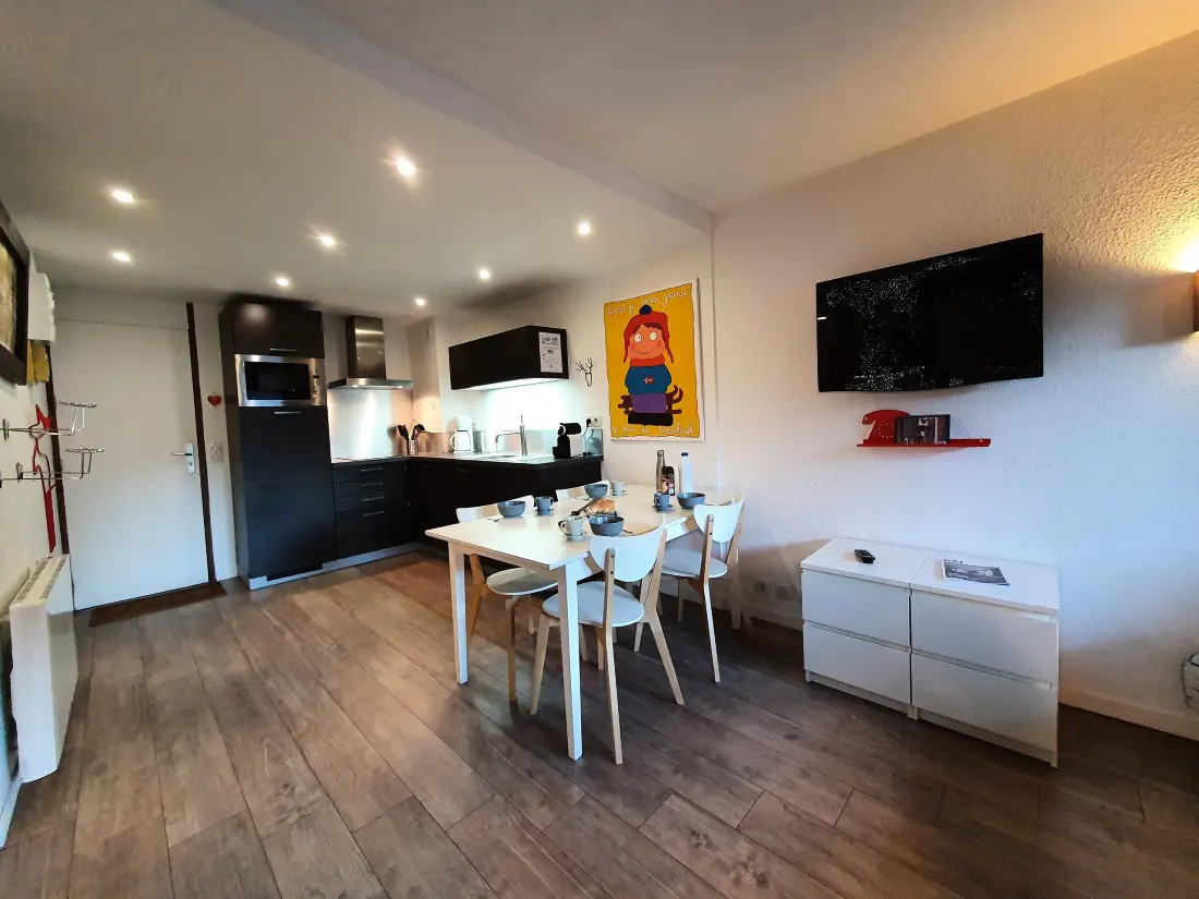Le Trompe Residence Eye