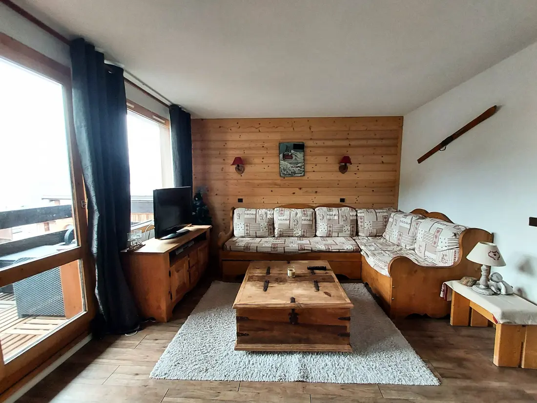 Le Trompe Residence Eye