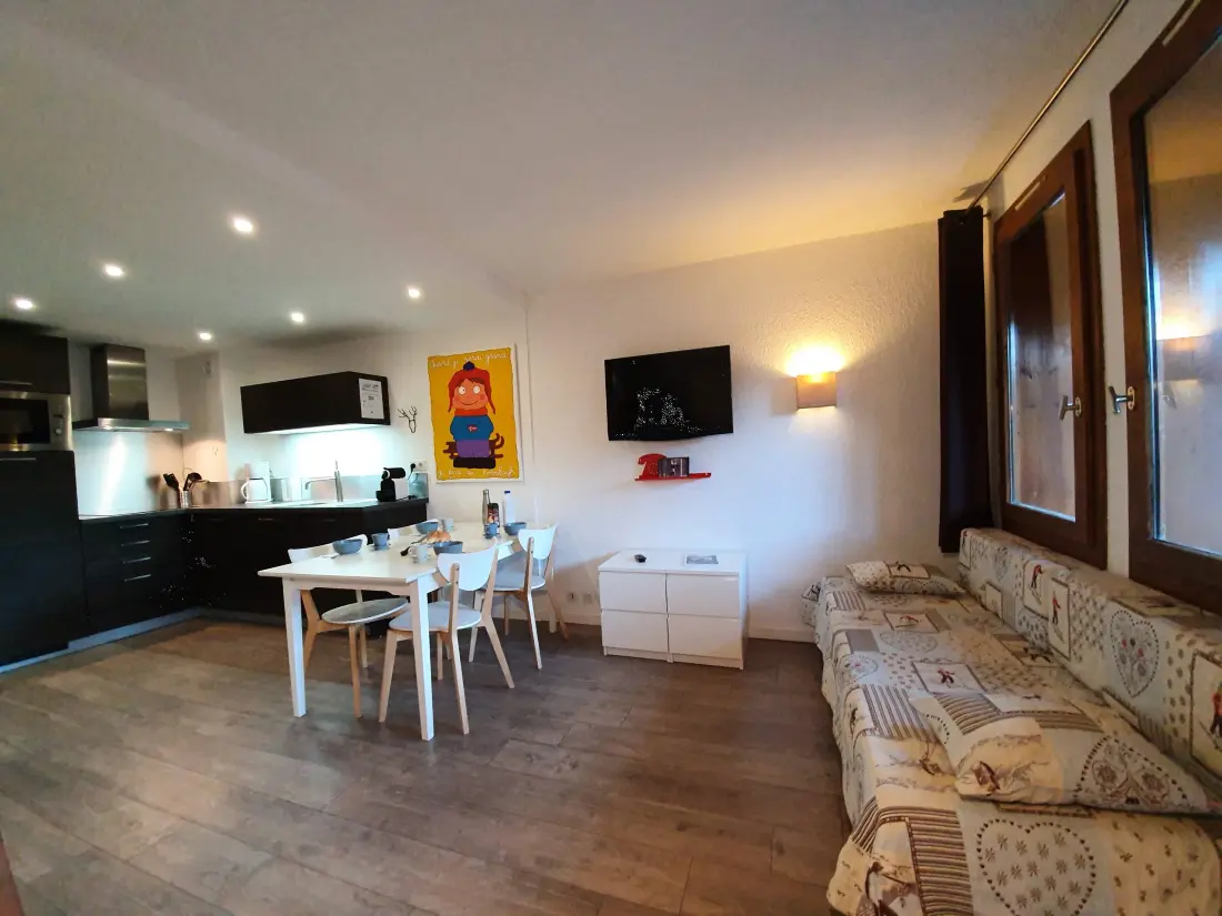 Le Trompe Residence Eye