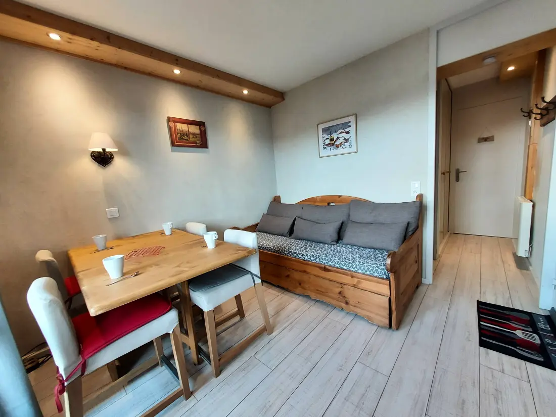 Le Trompe Residence Eye