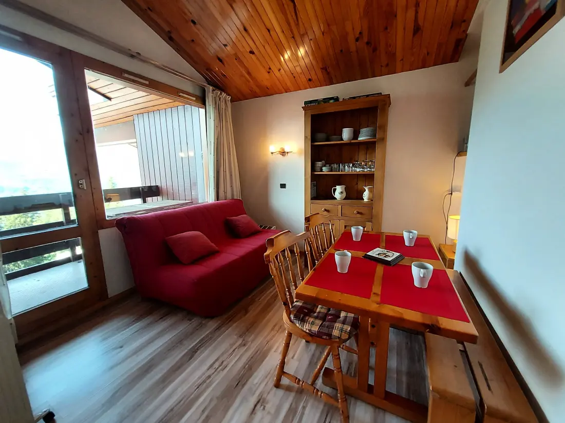 Le Trompe Residence Eye
