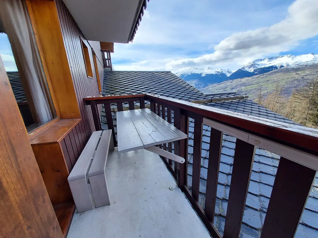 Le Trompe Residence Eye
