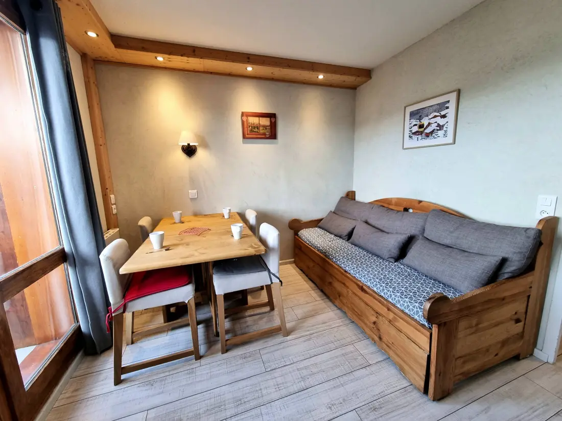 Le Trompe Residence Eye