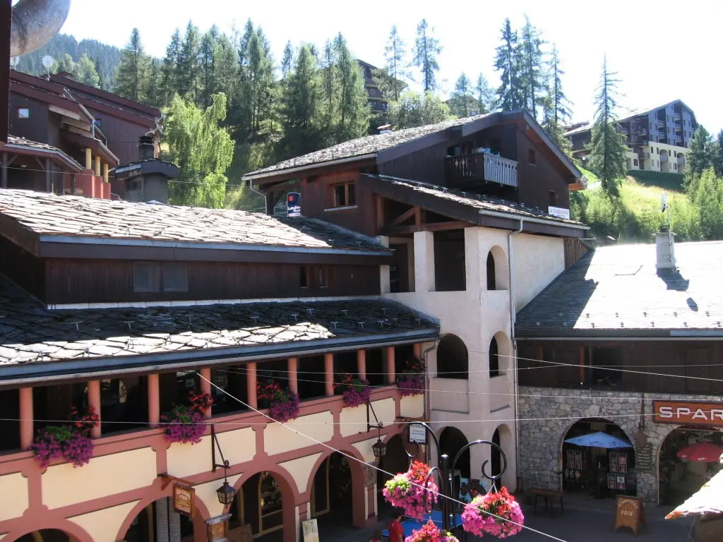 Le Trompe Residence Eye