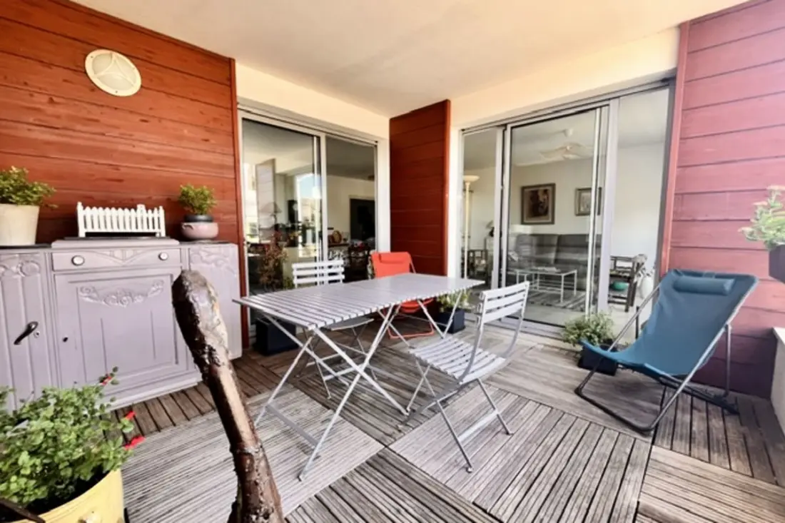 Apartament z loggia View Chenal, Parking