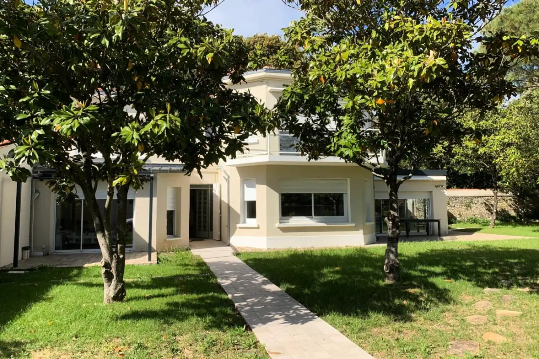 Casa De Characterère Da 6 camere a La Rochelle
