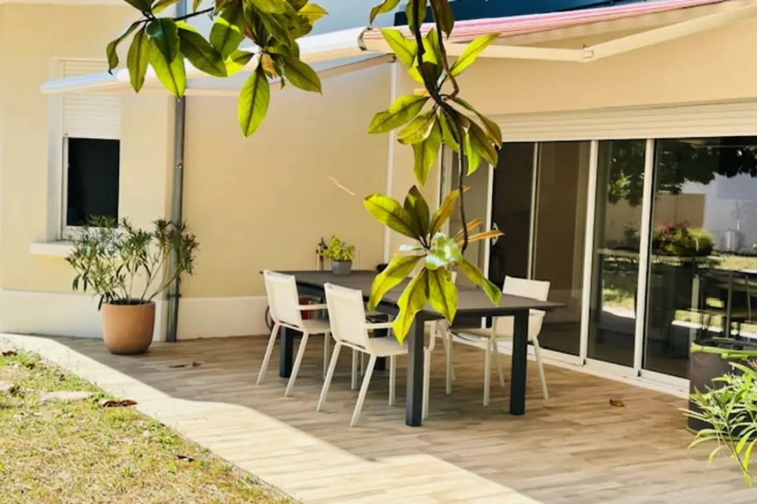 Casa De Characterère Da 6 camere a La Rochelle