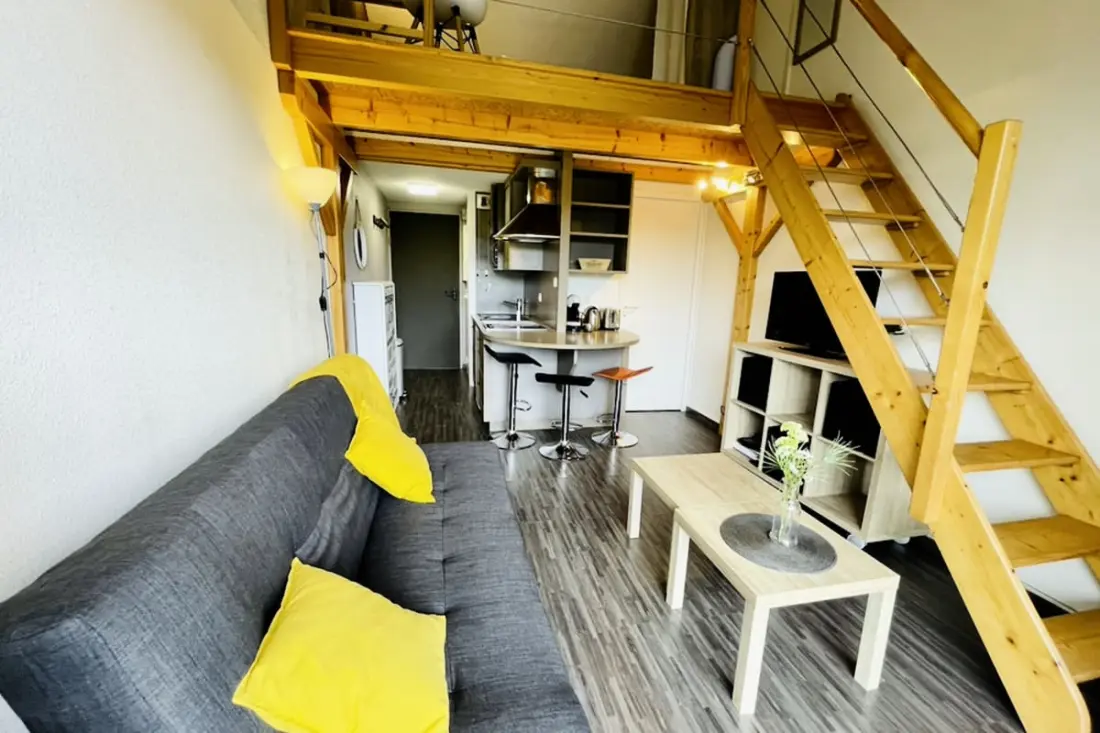 Gyönyörű apartman erkéllyel, közel a tóhoz