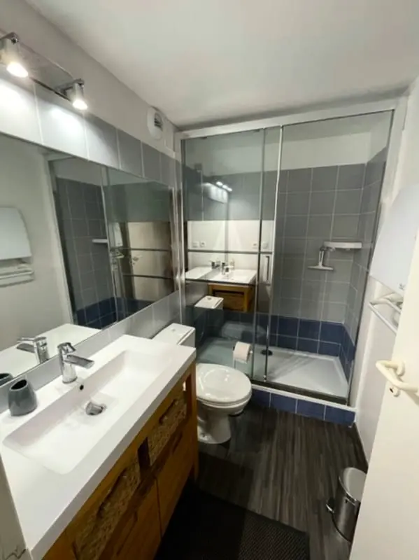 Gyönyörű apartman erkéllyel, közel a tóhoz